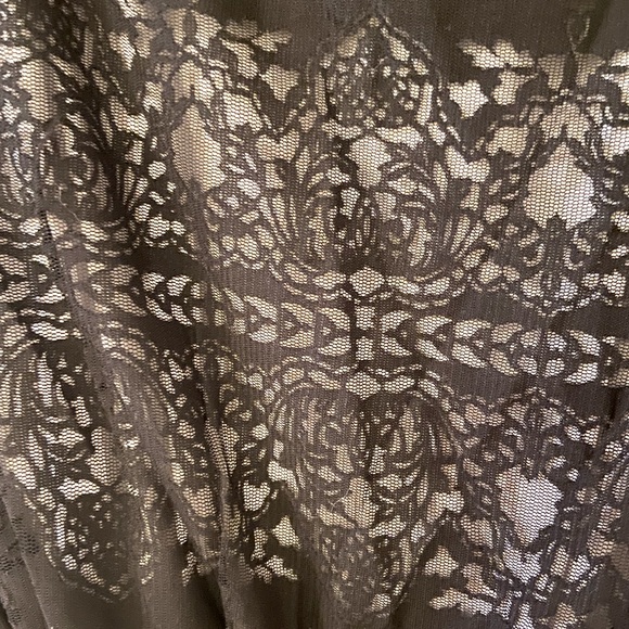 MAX STUDIO stretchy dress with burnout overlay - Picture 4 of 5